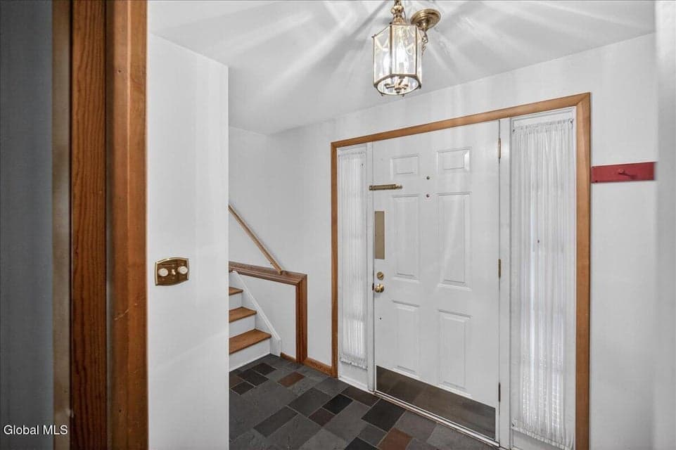 5 Peck Lane, Clifton Park, NY, photo 4