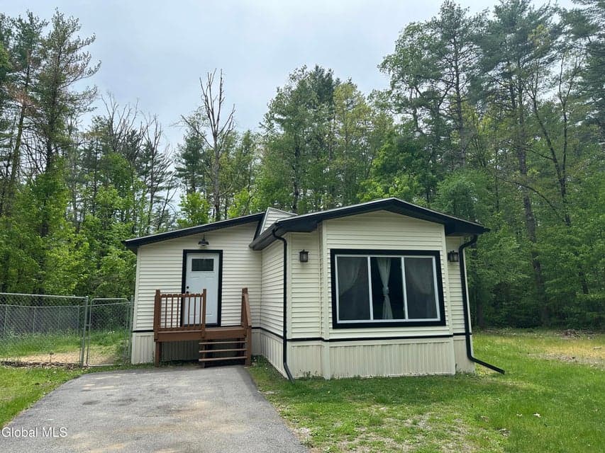 1073 Middleline, Ballston Spa, NY