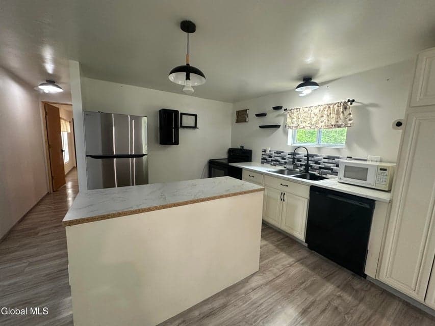 1073 Middleline, Ballston Spa, NY, photo 5