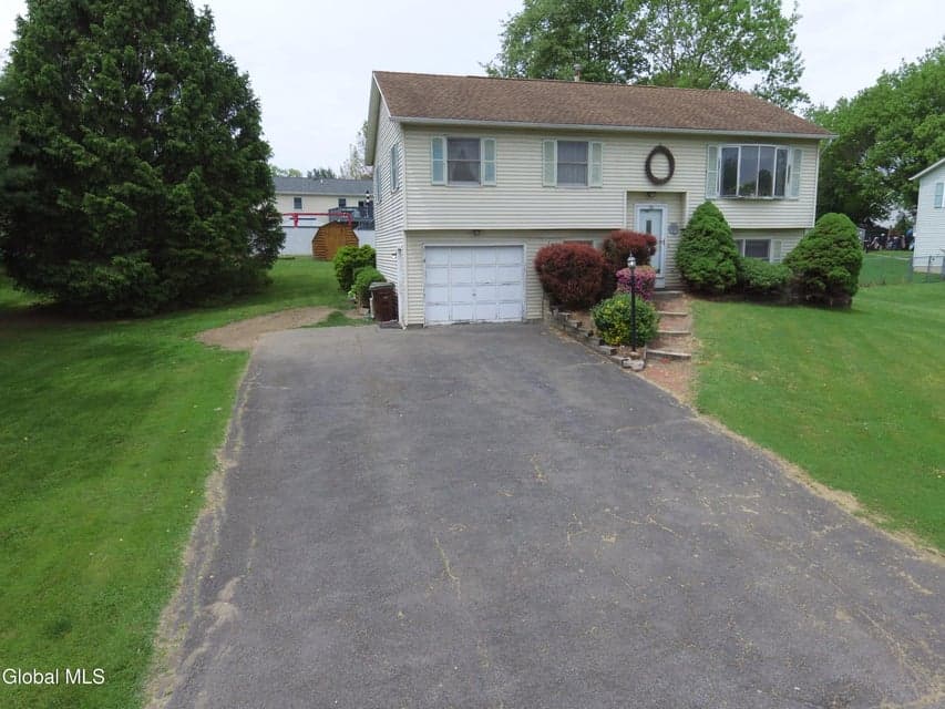 72 Magnolia Circle, Ravena, NY, photo 1