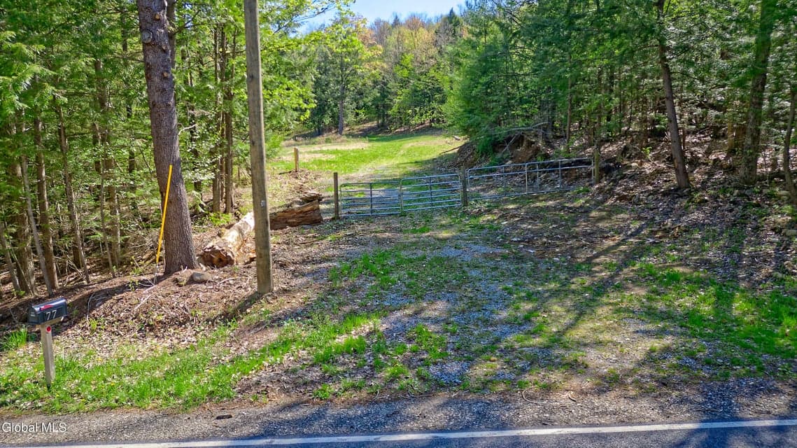 77 King Road, Greenfield, NY