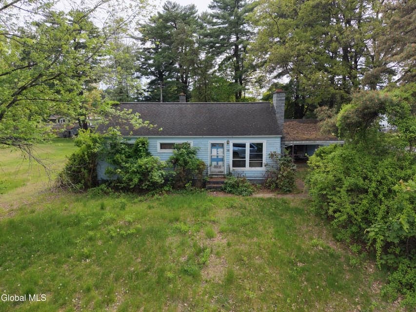 18 Park Drive, South Glens Falls, NY