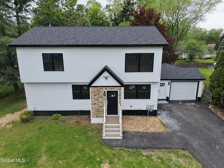 9 Alva Drive, Colonie, NY, photo 1