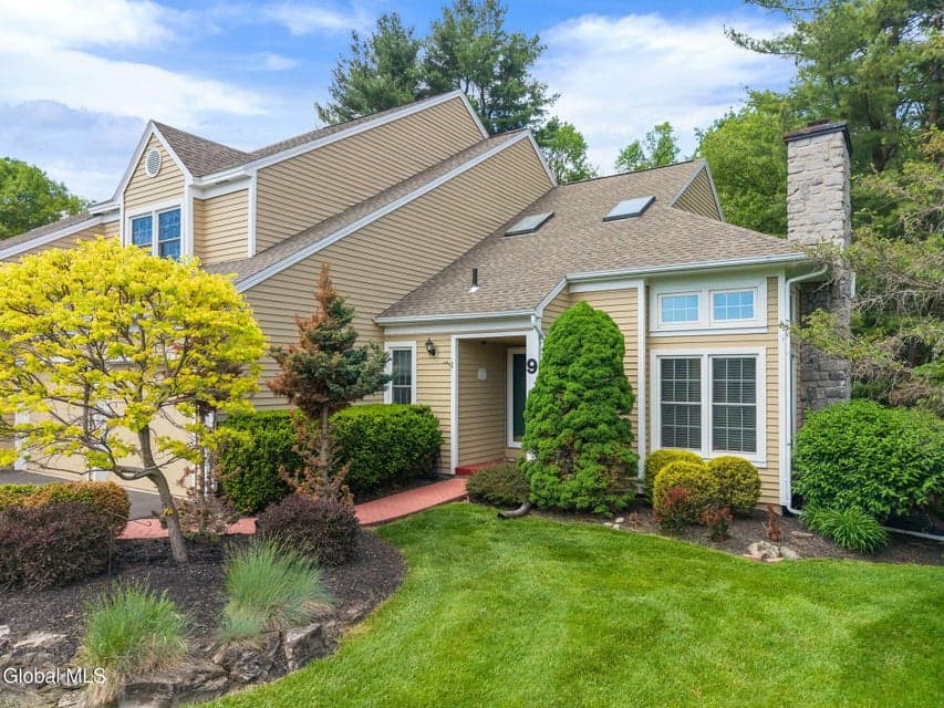 9 Ridgefield Drive, Guilderland, NY