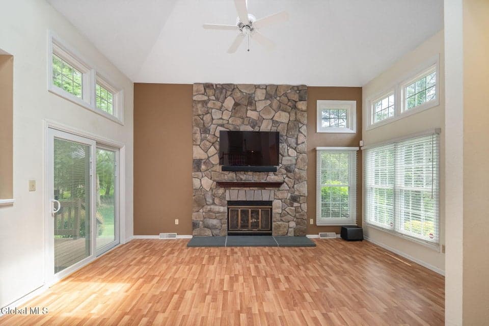 9 Ridgefield Drive, Guilderland, NY, photo 2