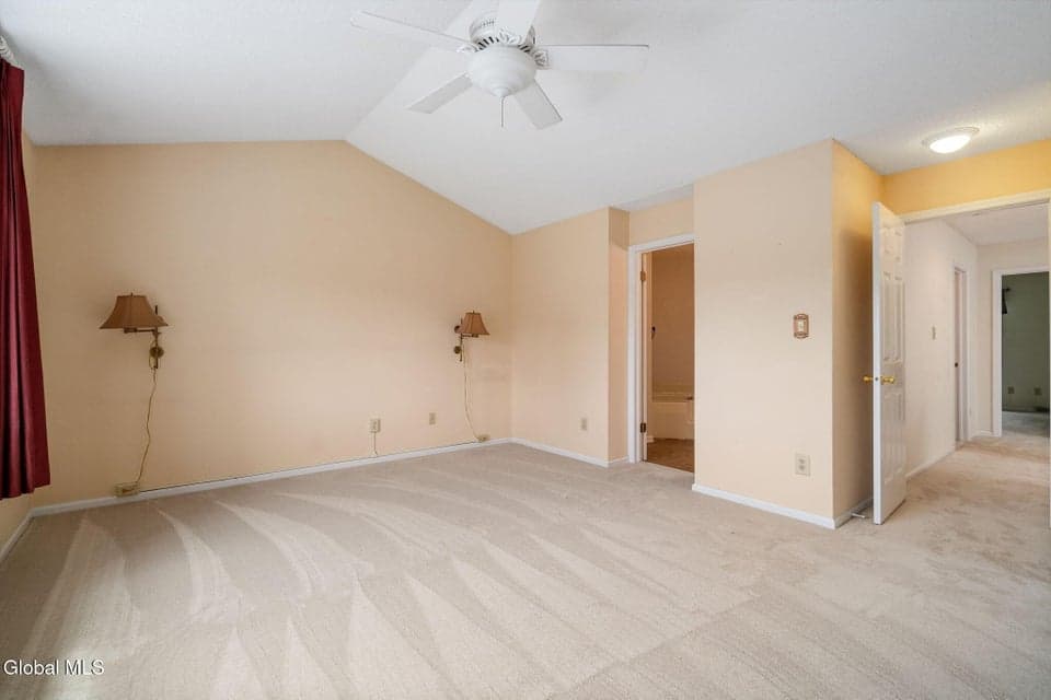 9 Ridgefield Drive, Guilderland, NY, photo 5