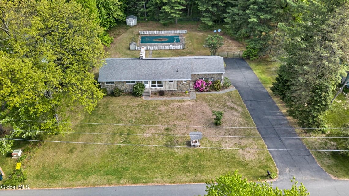 12 Maurice Lane, Clifton Park, NY, photo 3