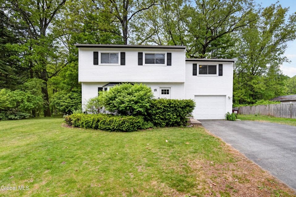 18 Michael Drive, Saratoga Springs, Inside, NY, photo 1