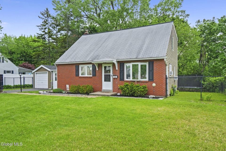 53 Pleasant Court, Cohoes, NY, photo 1