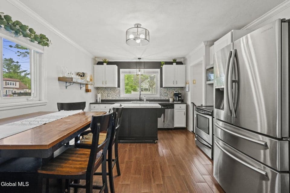53 Pleasant Court, Cohoes, NY, photo 3