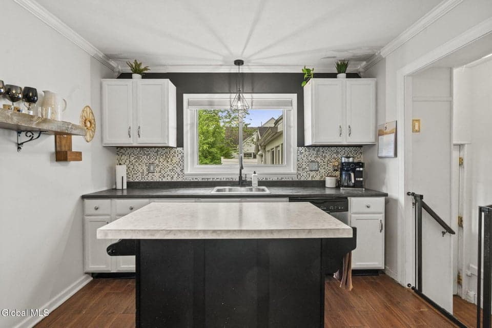 53 Pleasant Court, Cohoes, NY, photo 4