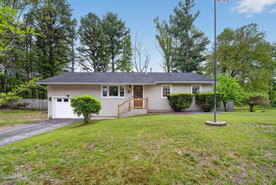 14 Fawn Drive, Milton, NY, photo 1