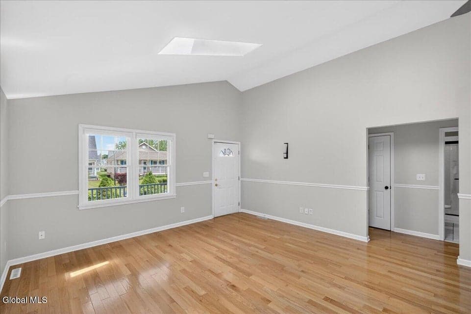 23 Victoria Way, Albany, NY, photo 3