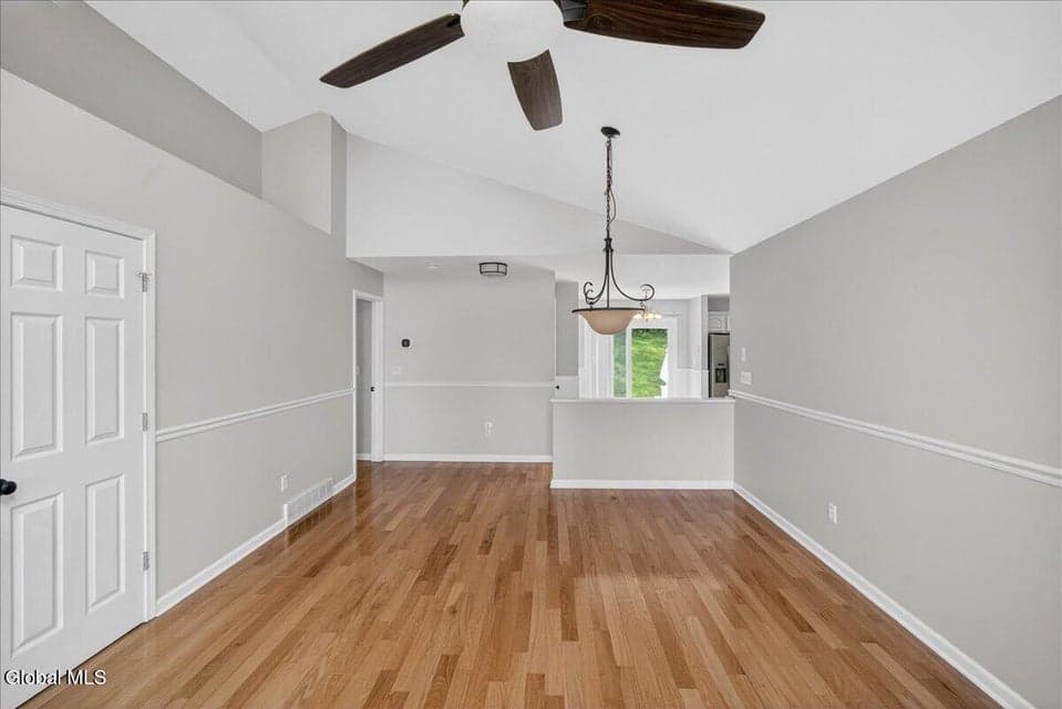 23 Victoria Way, Albany, NY, photo 5