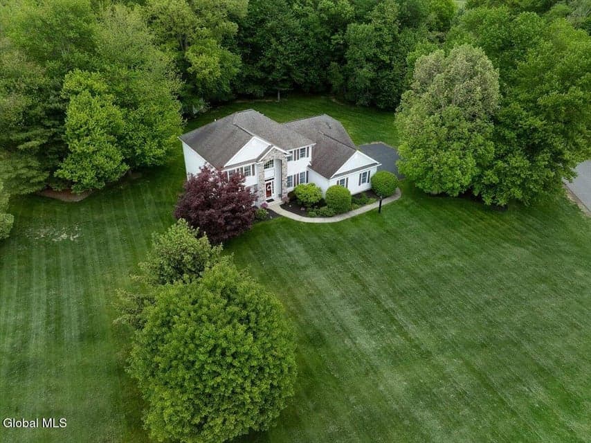 11 Brookhaven Lane, East Greenbush, NY, photo 2