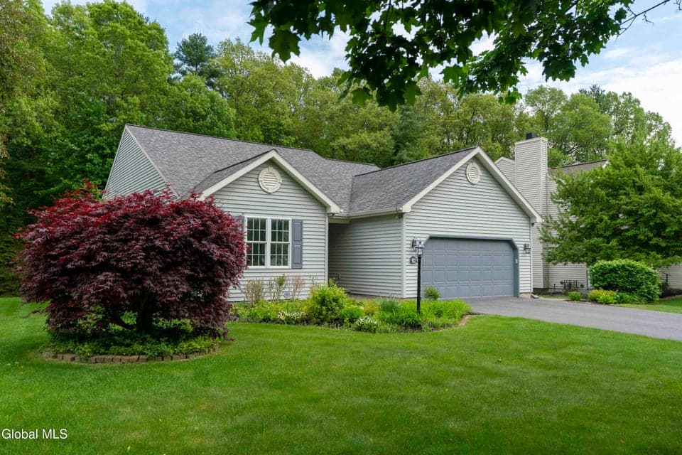 18 Waterview Drive, Saratoga Springs, NY, photo 1