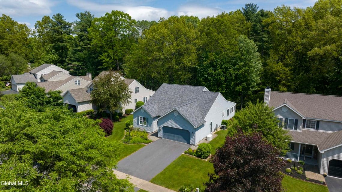 18 Waterview Drive, Saratoga Springs, NY, photo 3