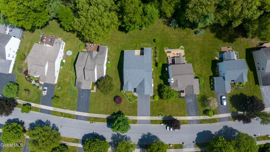 18 Waterview Drive, Saratoga Springs, NY, photo 4