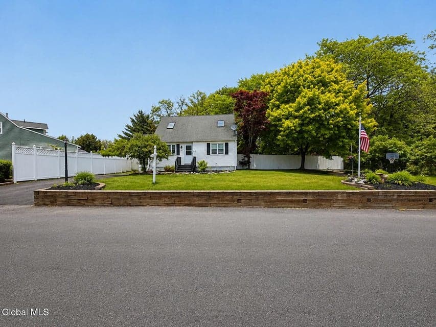 2 David Court, Colonie, NY, photo 3