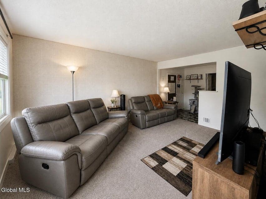 2 David Court, Colonie, NY, photo 5