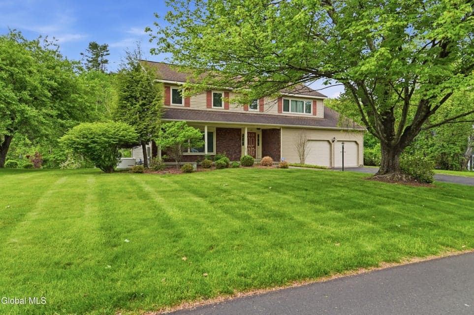 60 Surrey Mall, Bethlehem, NY, photo 3
