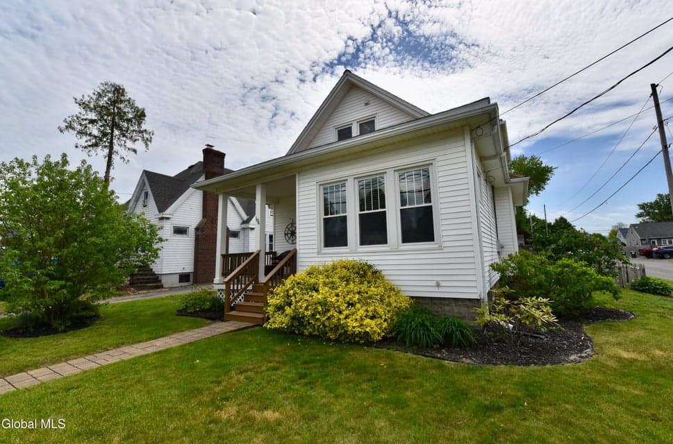 106 Frederick Avenue, Colonie, NY, photo 2