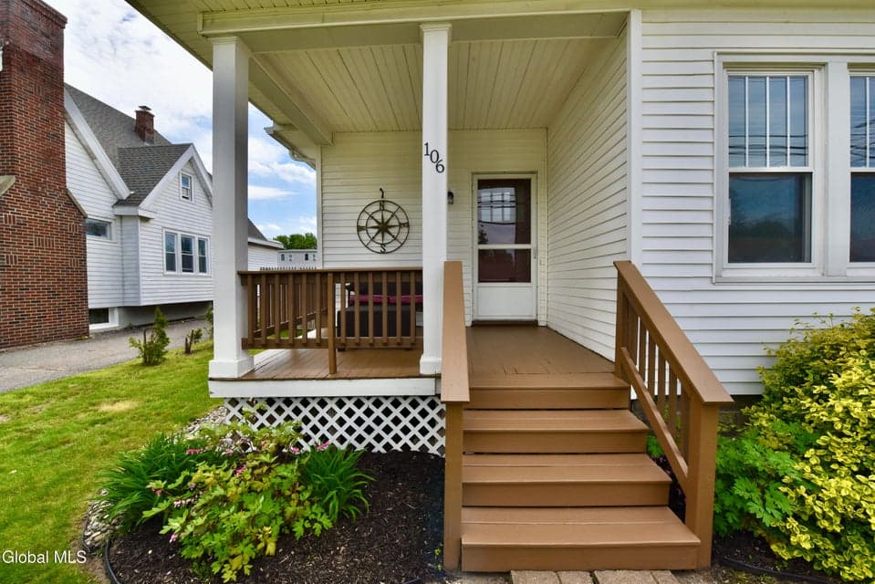 106 Frederick Avenue, Colonie, NY, photo 3