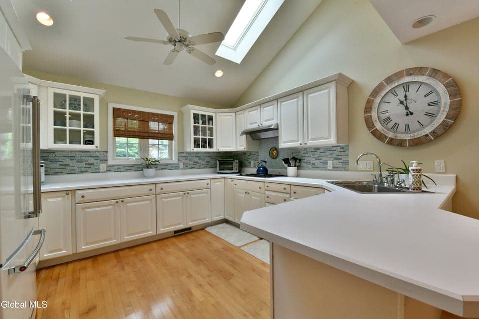 12 Tracey Court, Troy, NY, photo 4