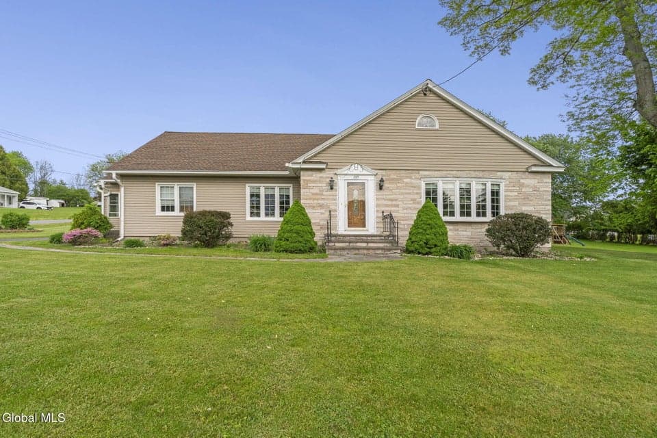 285 Market Street, Amsterdam, NY, photo 2