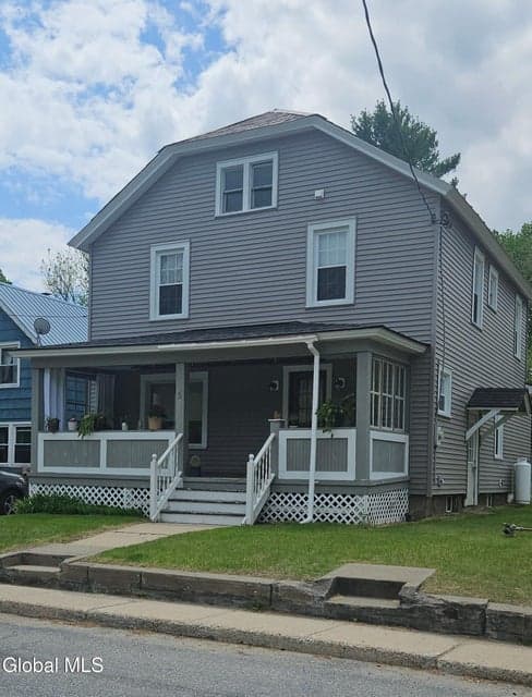 5 Circle, Johnsburg, NY