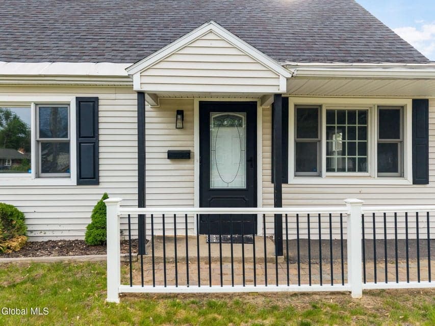 2115 Fiero Avenue, Rotterdam, NY, photo 2