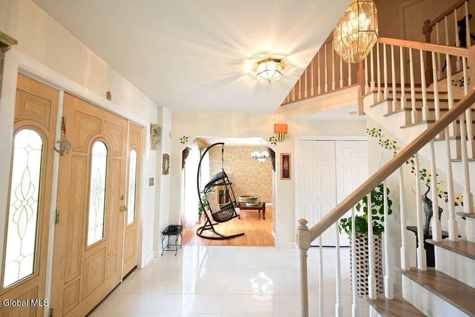 7 Ledgewood Drive, Brunswick, NY, photo 3