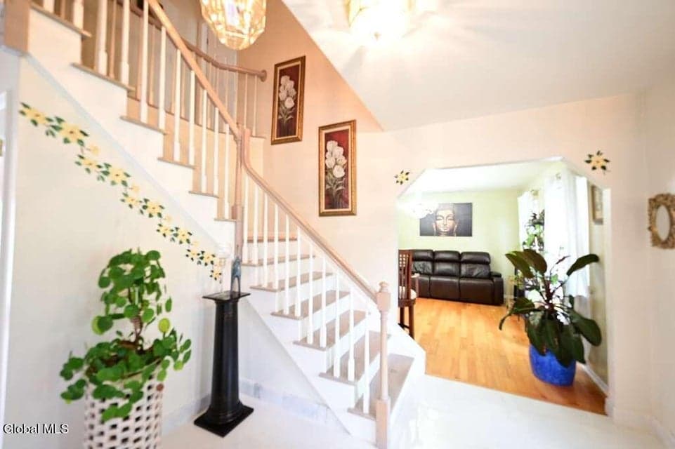 7 Ledgewood Drive, Brunswick, NY, photo 4