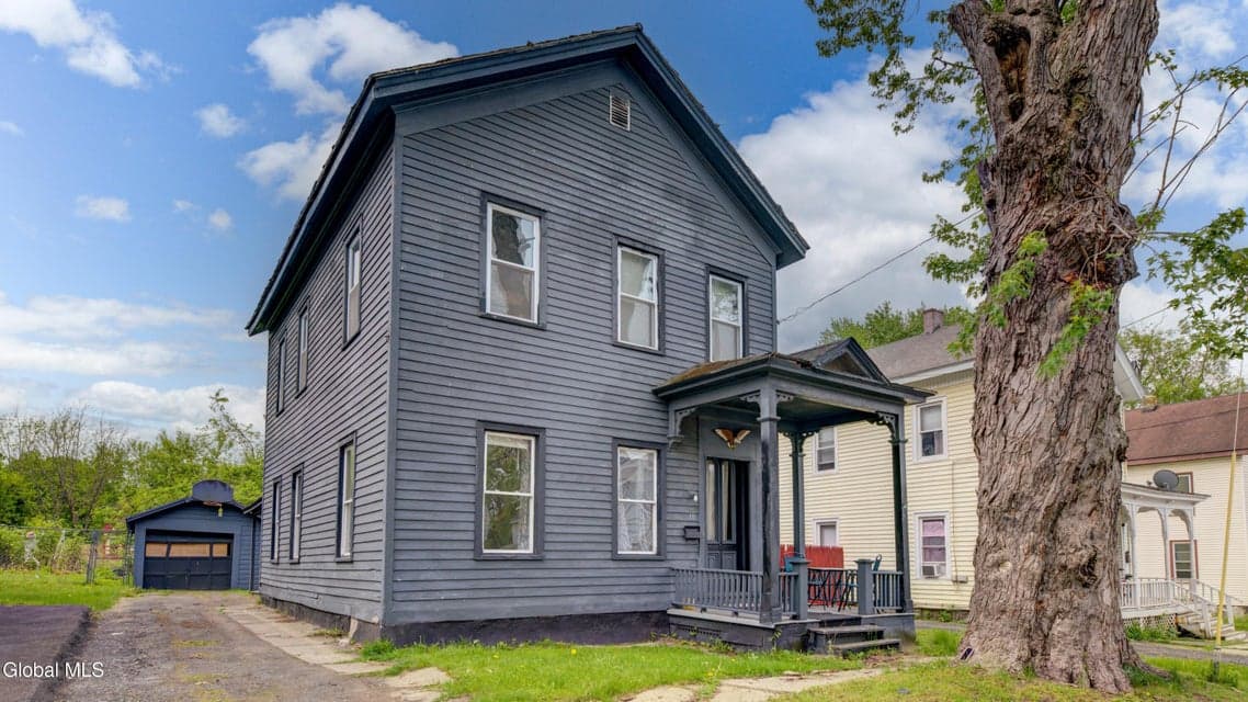 10 Gilbert Street, Johnstown, NY, photo 1