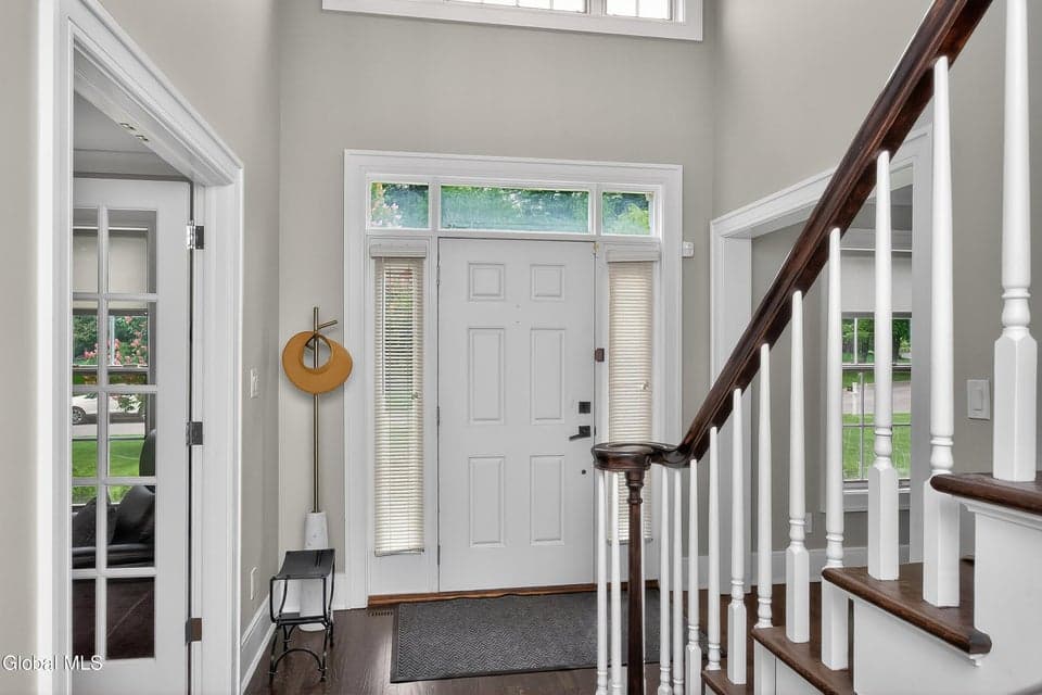 9 Owasco Court, Niskayuna, NY, photo 3