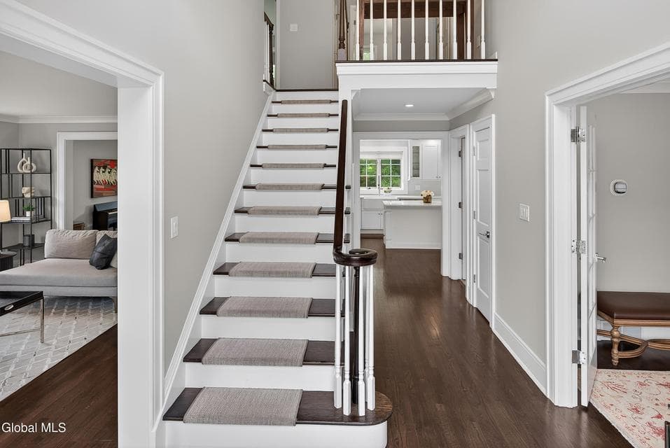 9 Owasco Court, Niskayuna, NY, photo 4