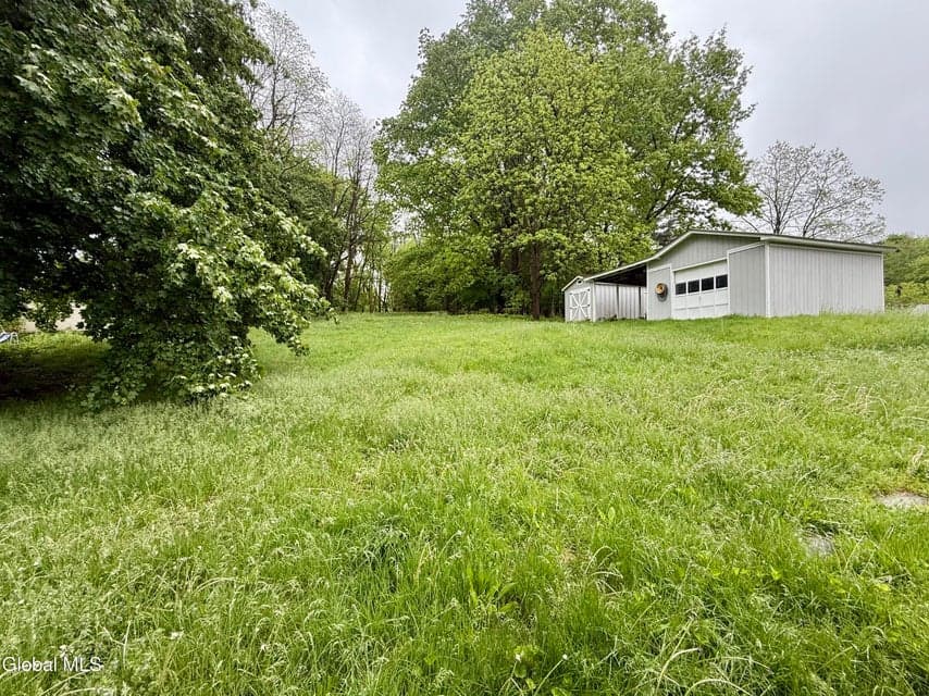 215 Forest Avenue, Amsterdam, NY, photo 4