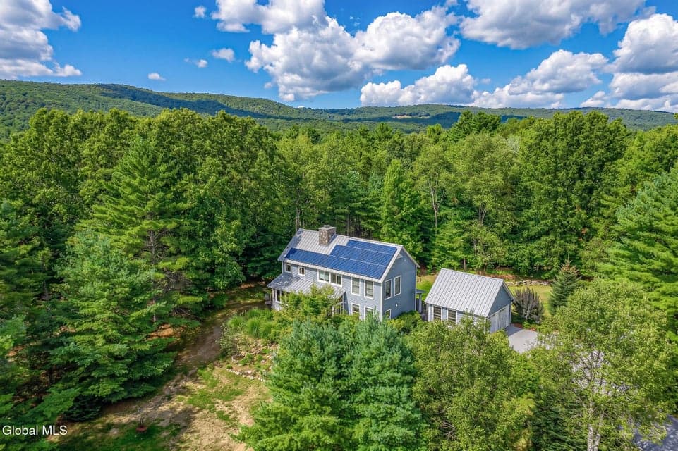 4 Lester Lane, Greenfield, NY, photo 2
