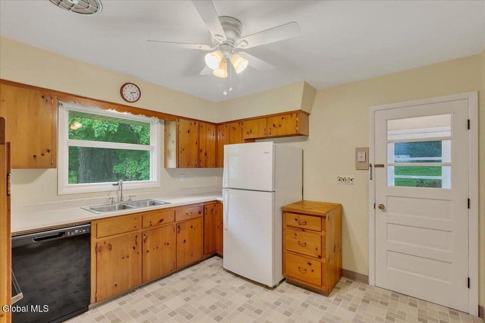 4 Pheasant Lane, East Greenbush, NY, photo 3