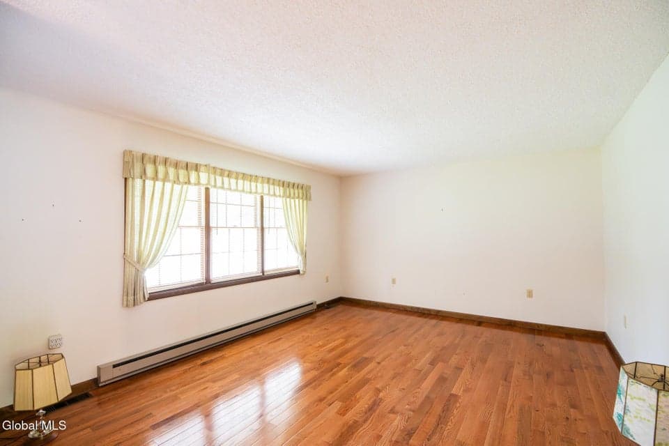 21 Helen Drive, Queensbury, NY, photo 4