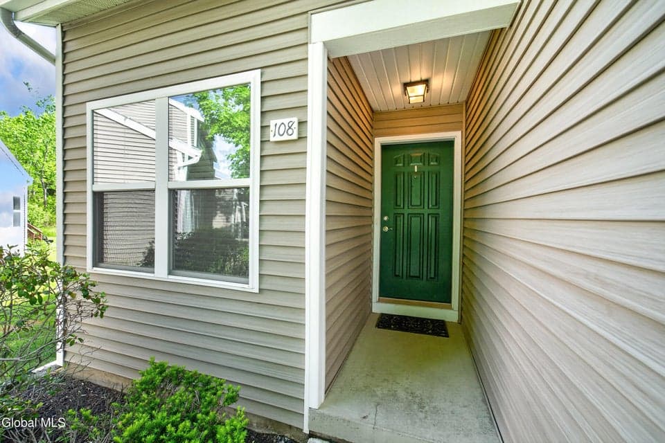 108 Harvard Road, Colonie, NY, photo 2