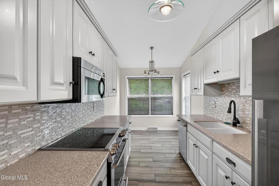108 Harvard Road, Colonie, NY, photo 4
