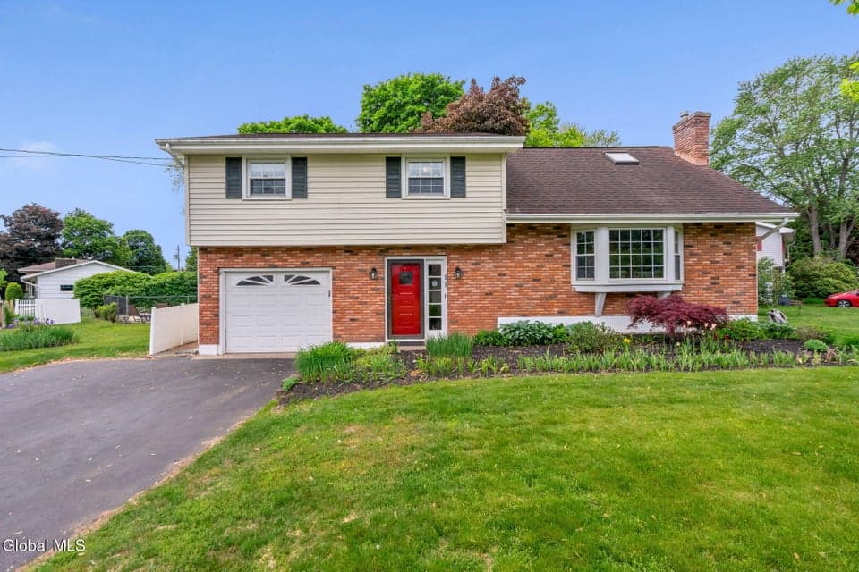 11 Sparton Lane, Glenville, NY, photo 1