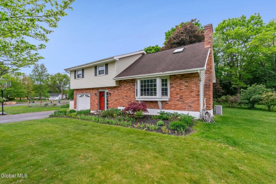 11 Sparton Lane, Glenville, NY, photo 3