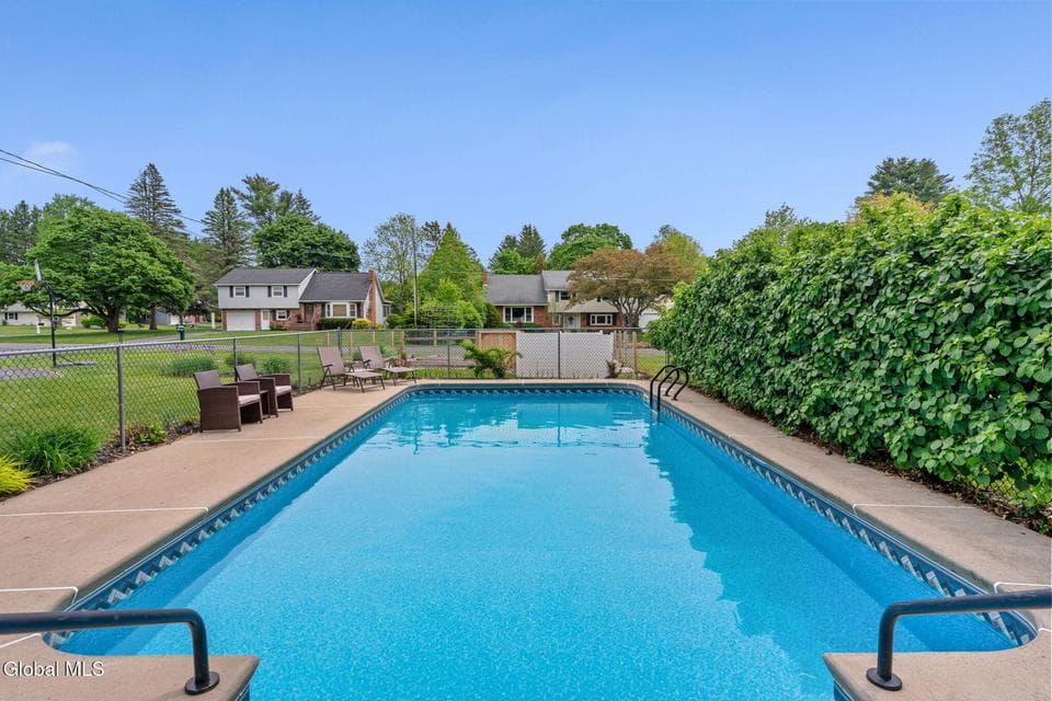 11 Sparton Lane, Glenville, NY, photo 4