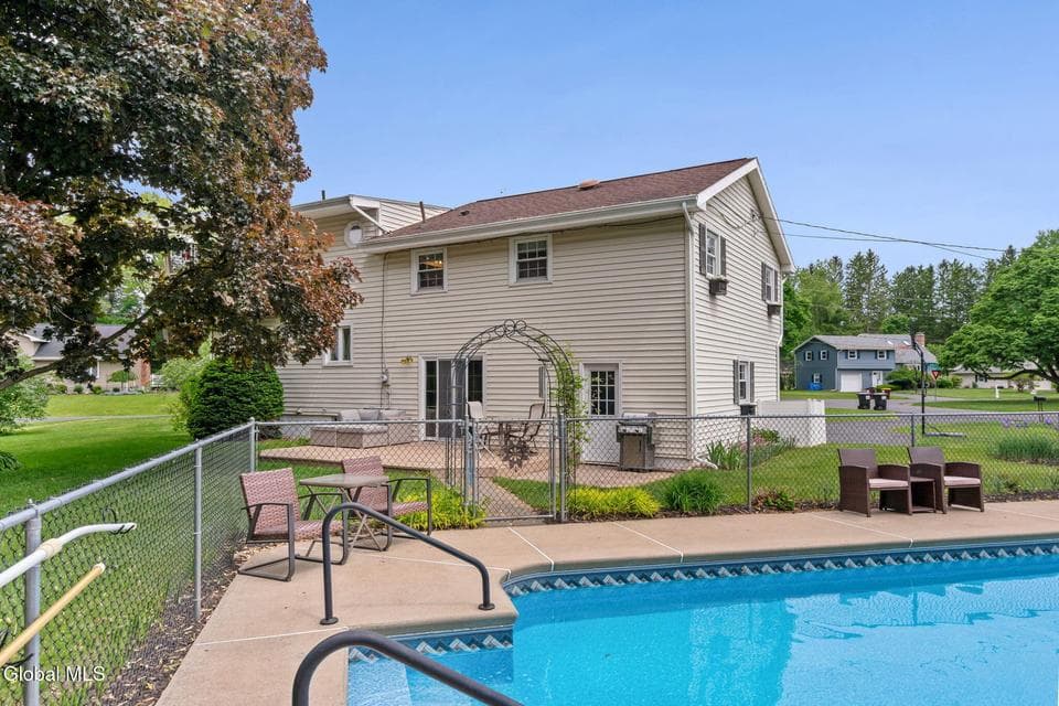 11 Sparton Lane, Glenville, NY, photo 5