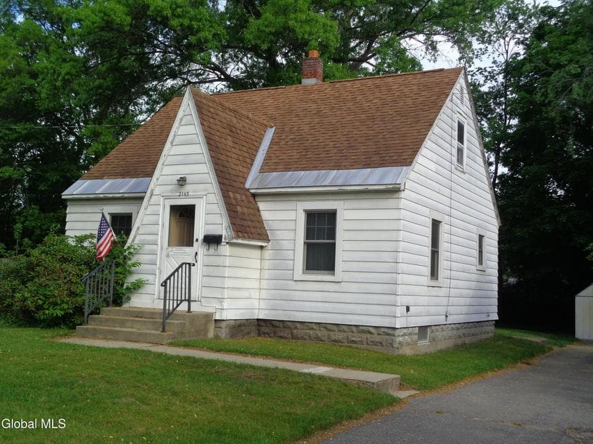 2145 Robinwood Avenue, Rotterdam, NY