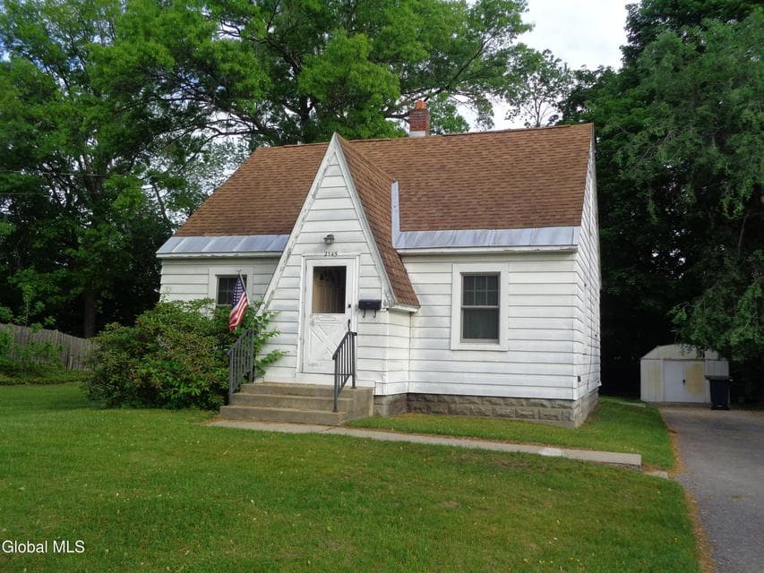 2145 Robinwood Avenue, Rotterdam, NY, photo 2