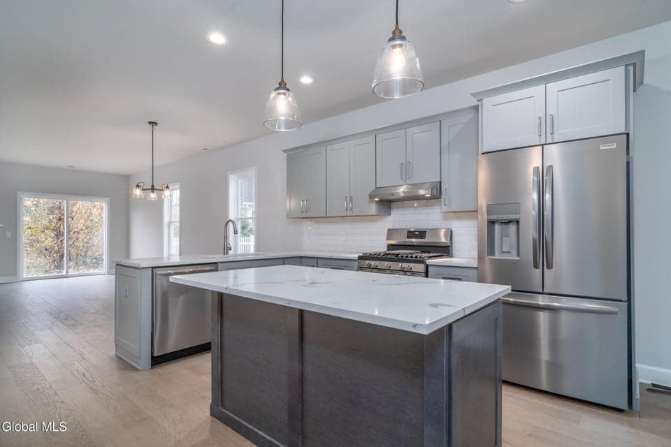 44 Priddle Lane, Colonie, NY, photo 2