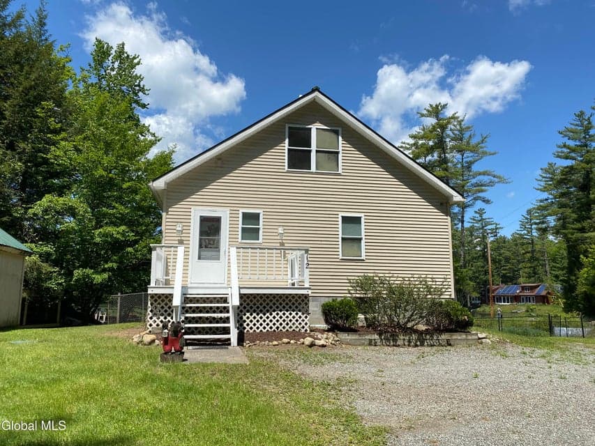 2 Birch Court, Corinth, NY, photo 2